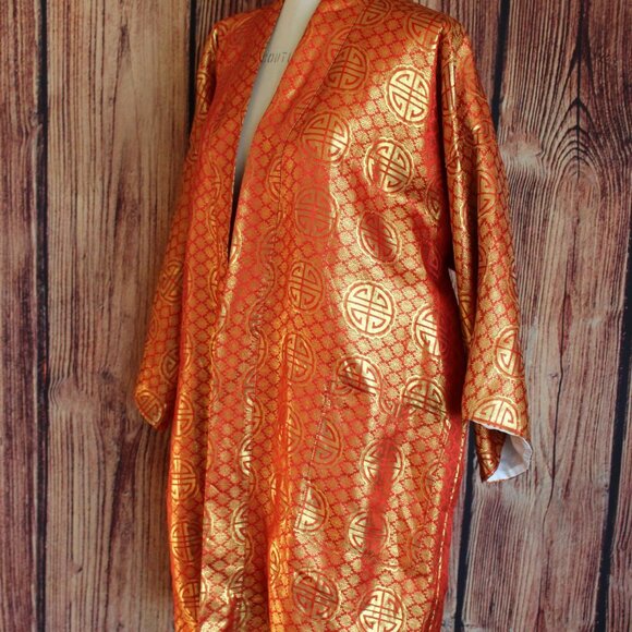 Vintage Man's Kimono, Short Haori in Orange and Gold with Asian Medallion Print, - Picture 7 of 10